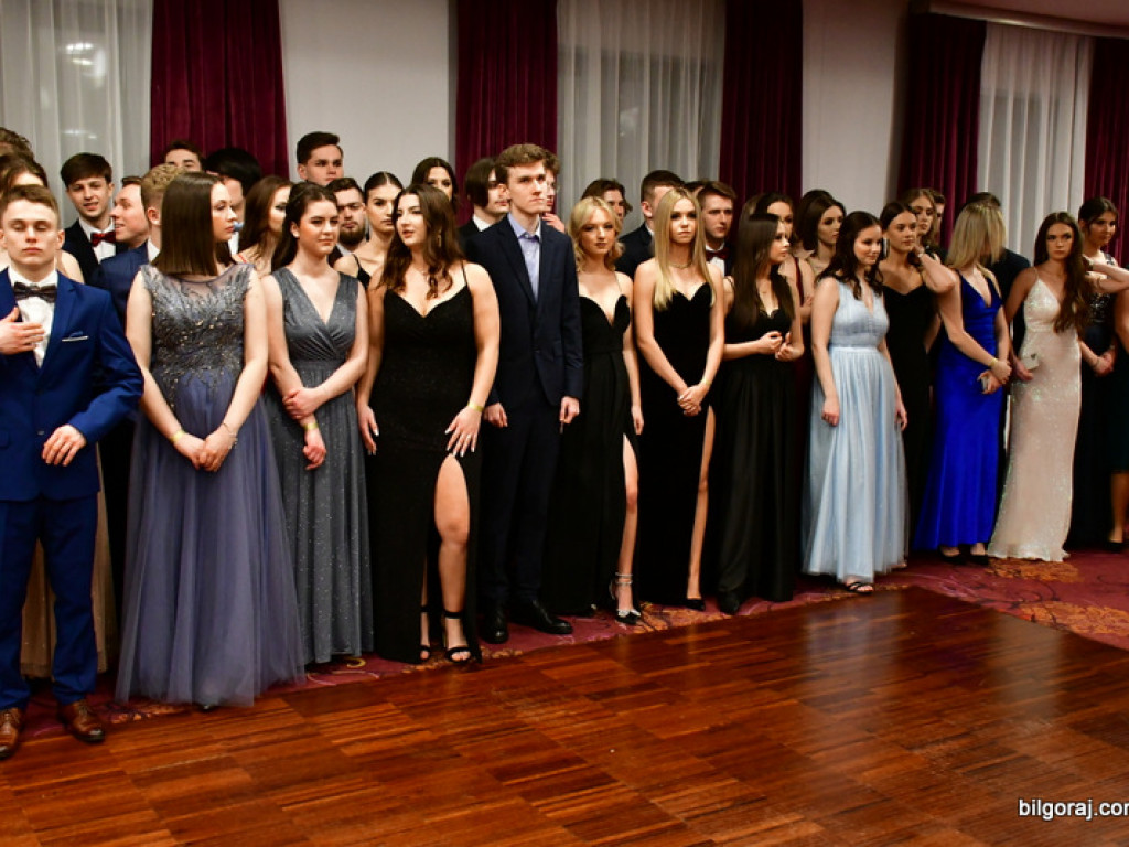 Bal maturalny uczniów biłgorajskiego ONZ-tu (FOTO, VIDEO)