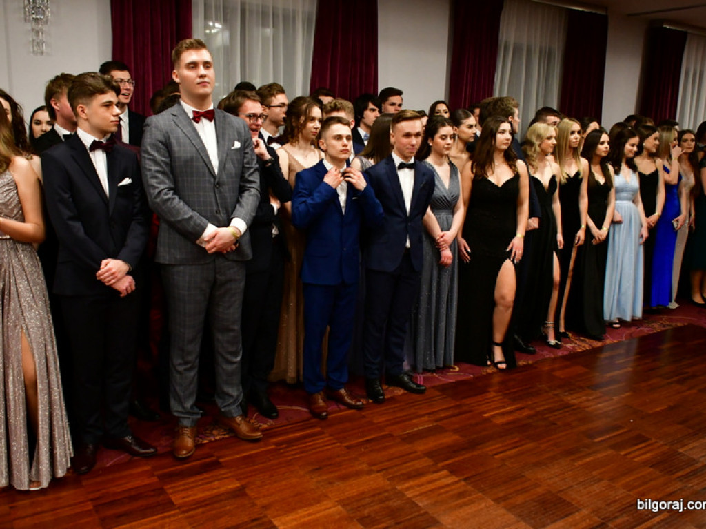 Bal maturalny uczniów biłgorajskiego ONZ-tu (FOTO, VIDEO)