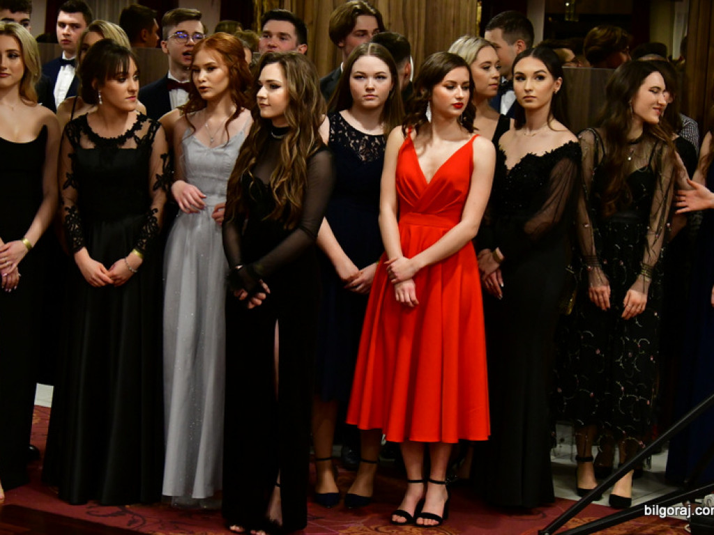 Bal maturalny uczniów biłgorajskiego ONZ-tu (FOTO, VIDEO)