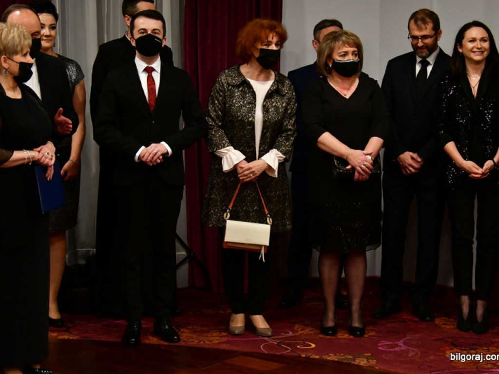 Bal maturalny uczniów biłgorajskiego ONZ-tu (FOTO, VIDEO)