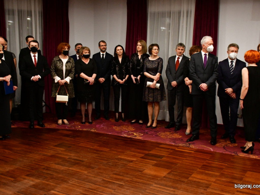 Bal maturalny uczniów biłgorajskiego ONZ-tu (FOTO, VIDEO)