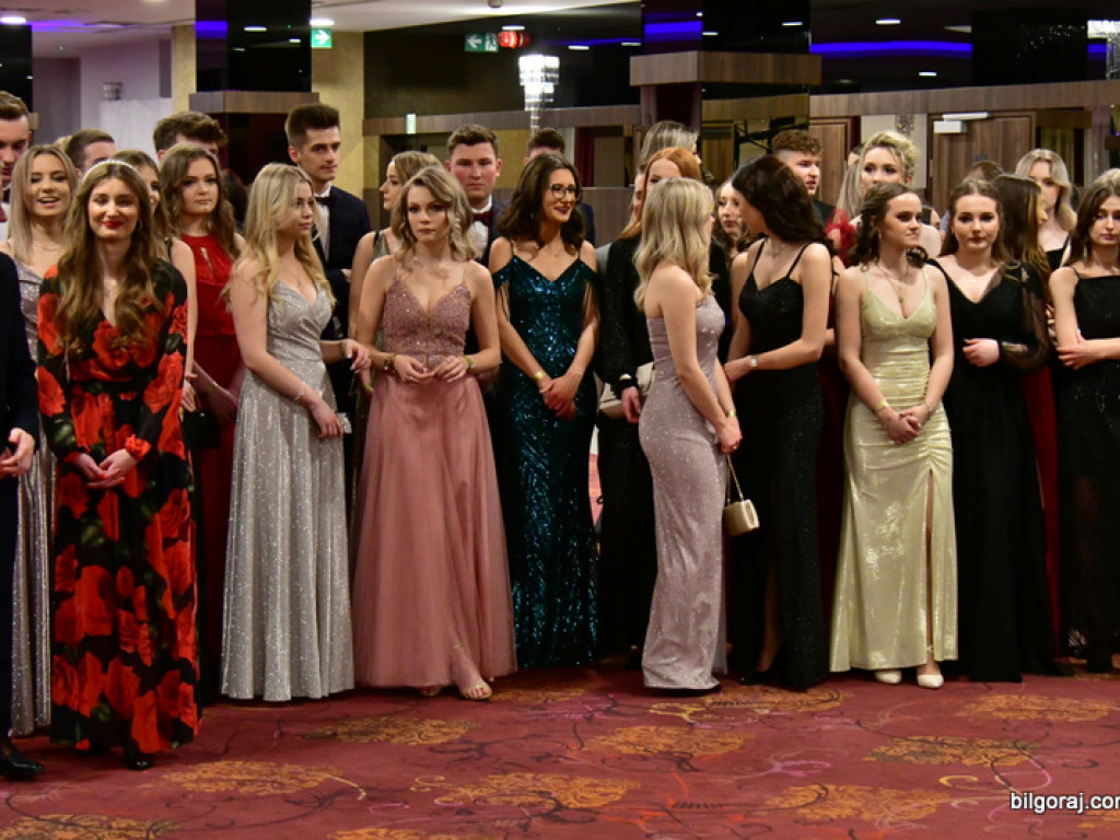 Bal maturalny uczniów biłgorajskiego ONZ-tu (FOTO, VIDEO)