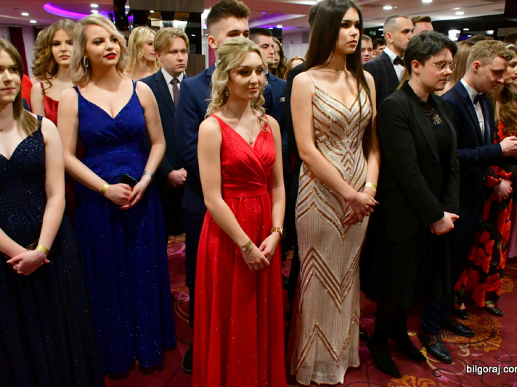 Bal maturalny uczniów biłgorajskiego ONZ-tu (FOTO, VIDEO)