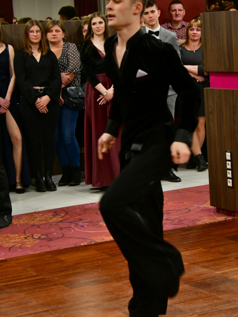 Bal maturalny uczniów biłgorajskiego ONZ-tu (FOTO, VIDEO)