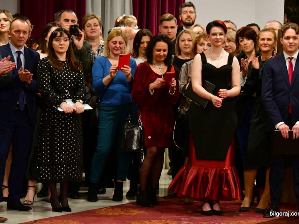 Bal maturalny uczniów biłgorajskiego ONZ-tu (FOTO, VIDEO)