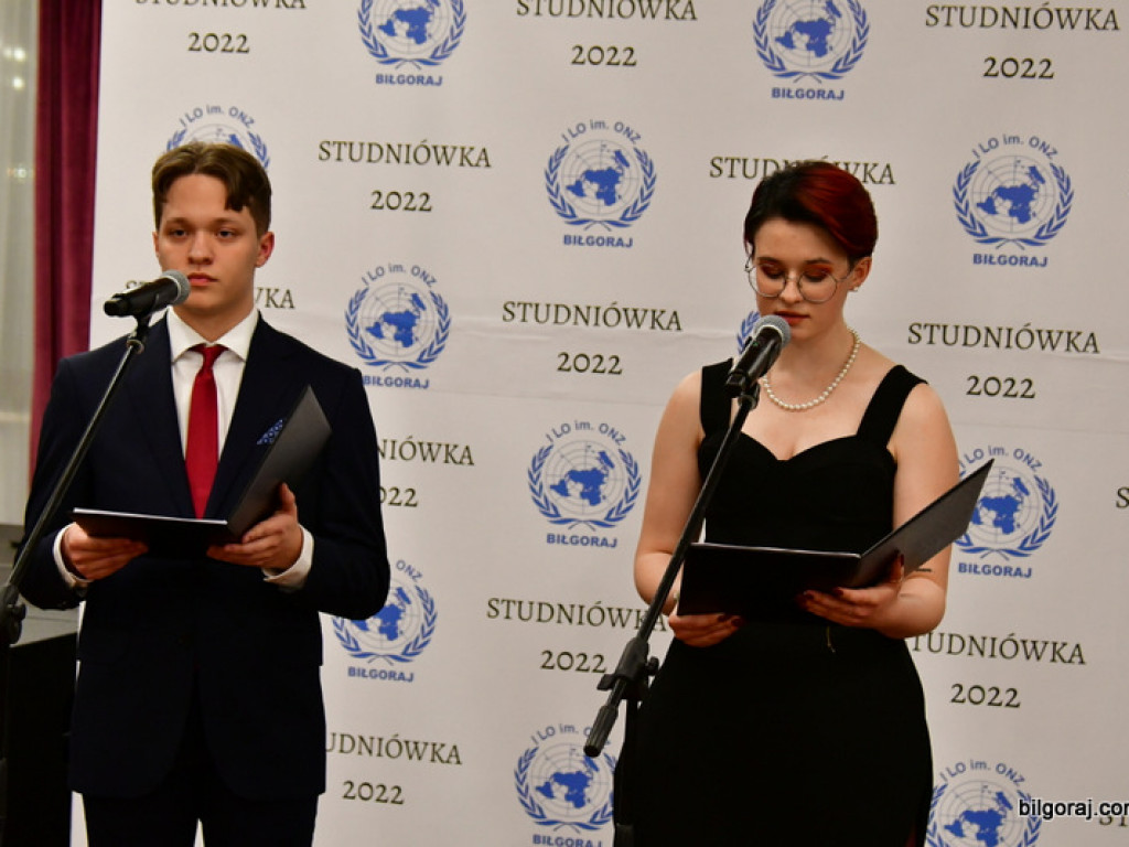 Bal maturalny uczniów biłgorajskiego ONZ-tu (FOTO, VIDEO)