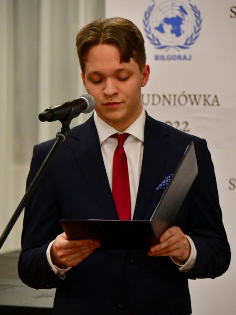 Bal maturalny uczniów biłgorajskiego ONZ-tu (FOTO, VIDEO)