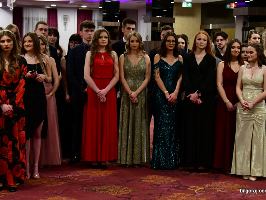 Bal maturalny uczniów biłgorajskiego ONZ-tu (FOTO, VIDEO)