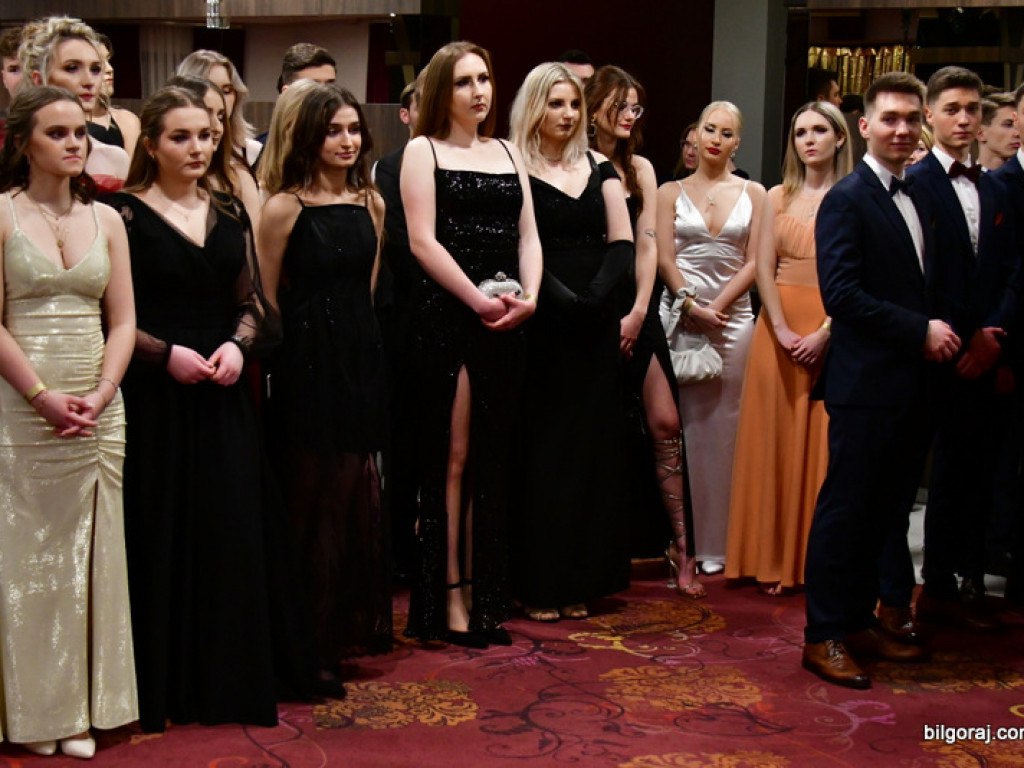 Bal maturalny uczniów biłgorajskiego ONZ-tu (FOTO, VIDEO)