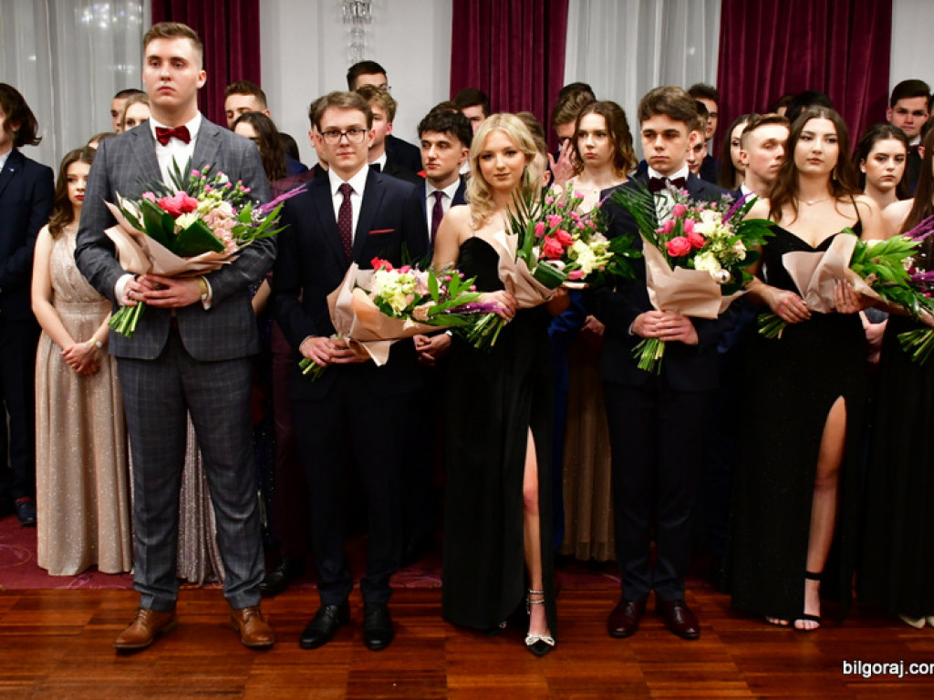 Bal maturalny uczniów biłgorajskiego ONZ-tu (FOTO, VIDEO)