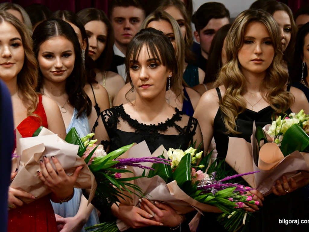 Bal maturalny uczniów biłgorajskiego ONZ-tu (FOTO, VIDEO)
