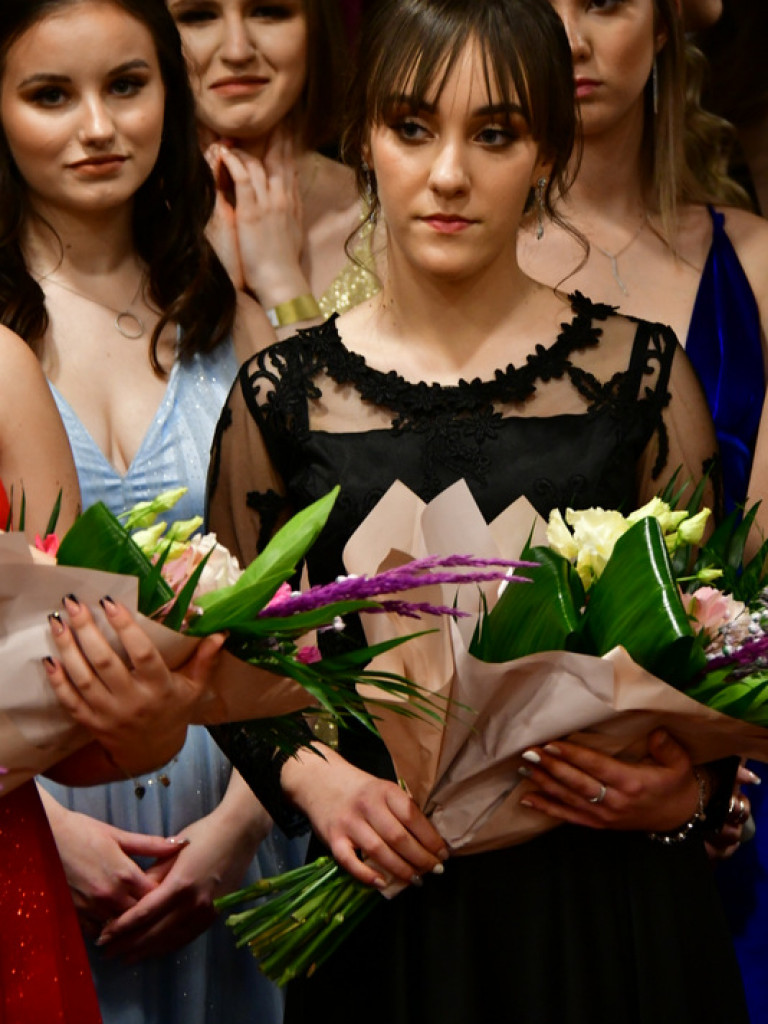 Bal maturalny uczniów biłgorajskiego ONZ-tu (FOTO, VIDEO)