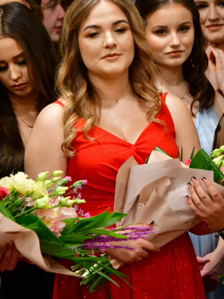 Bal maturalny uczniów biłgorajskiego ONZ-tu (FOTO, VIDEO)