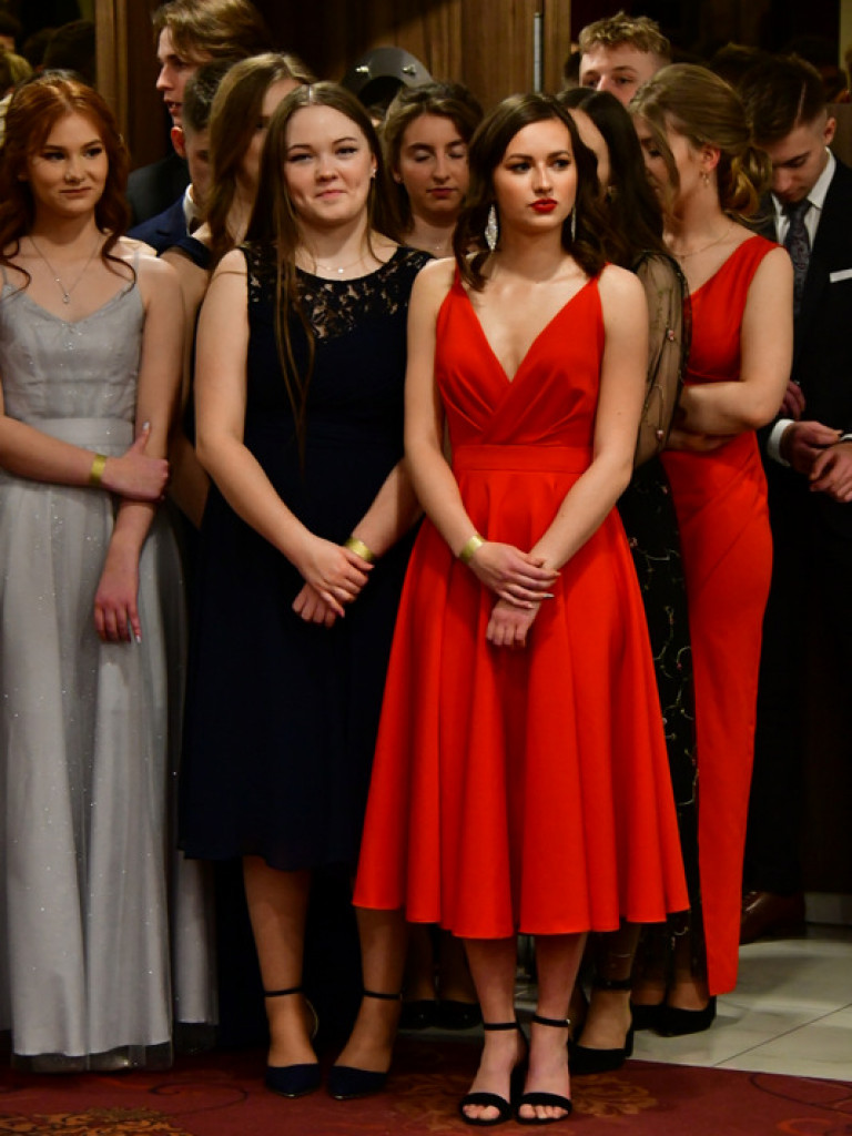 Bal maturalny uczniów biłgorajskiego ONZ-tu (FOTO, VIDEO)