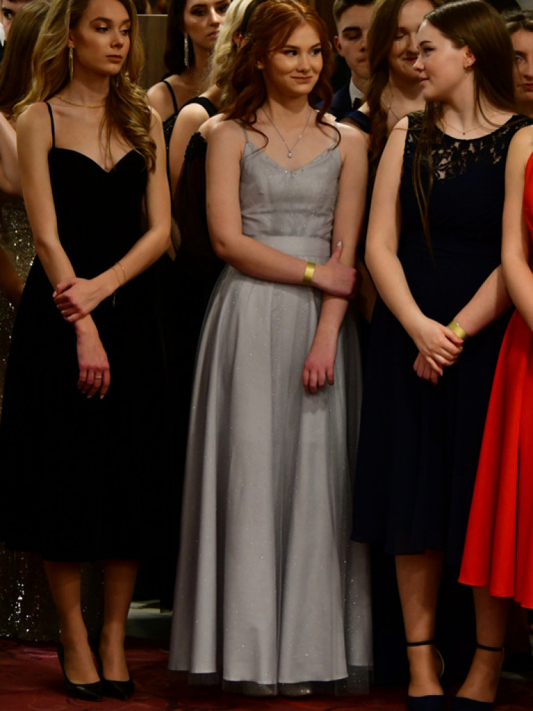 Bal maturalny uczniów biłgorajskiego ONZ-tu (FOTO, VIDEO)