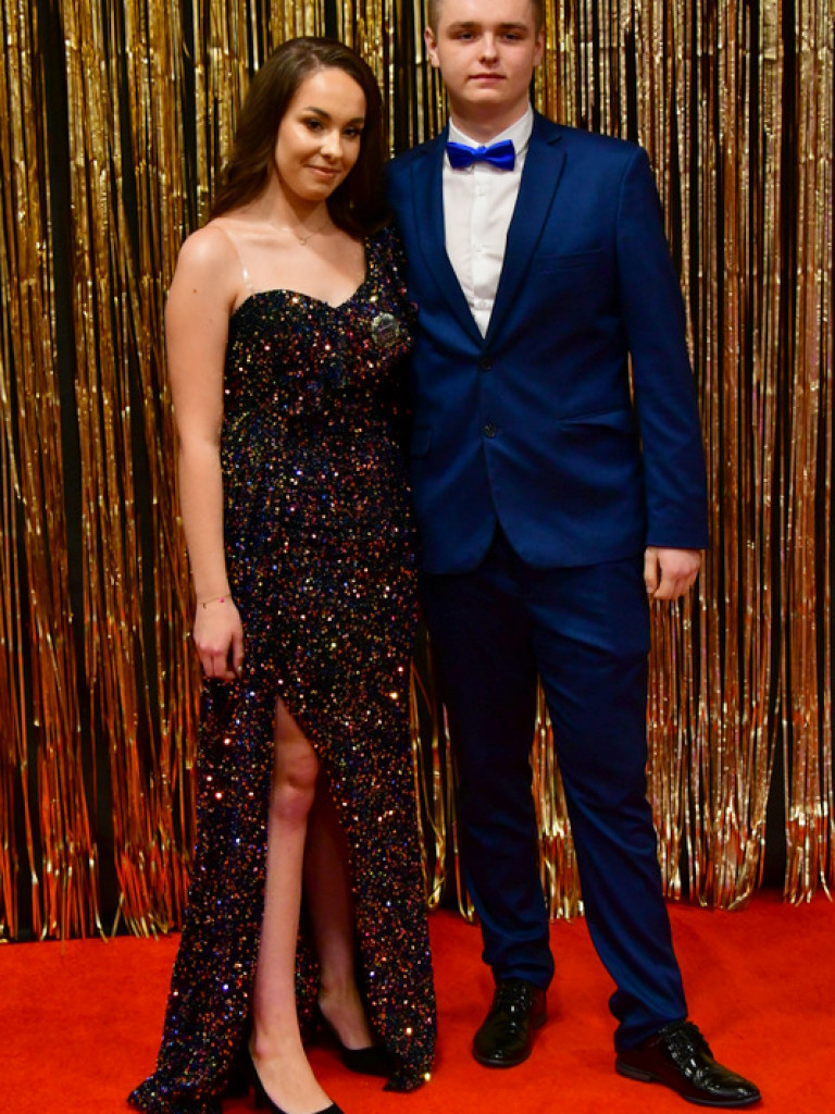 Bal maturalny uczniów biłgorajskiego ONZ-tu (FOTO, VIDEO)