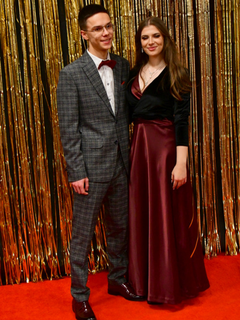 Bal maturalny uczniów biłgorajskiego ONZ-tu (FOTO, VIDEO)