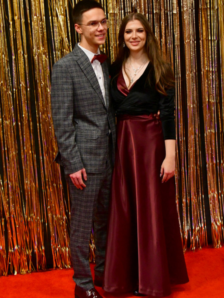 Bal maturalny uczniów biłgorajskiego ONZ-tu (FOTO, VIDEO)