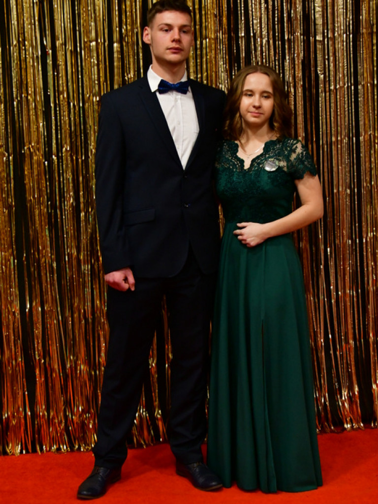 Bal maturalny uczniów biłgorajskiego ONZ-tu (FOTO, VIDEO)