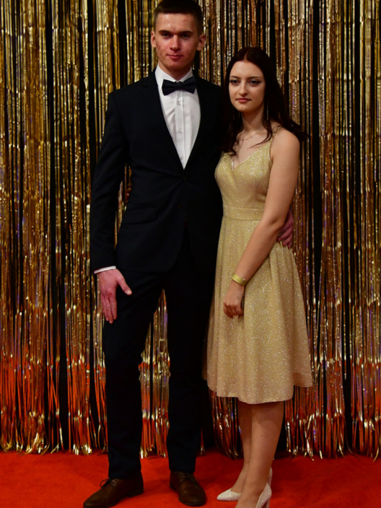 Bal maturalny uczniów biłgorajskiego ONZ-tu (FOTO, VIDEO)