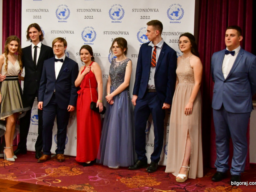 Bal maturalny uczniów biłgorajskiego ONZ-tu (FOTO, VIDEO)