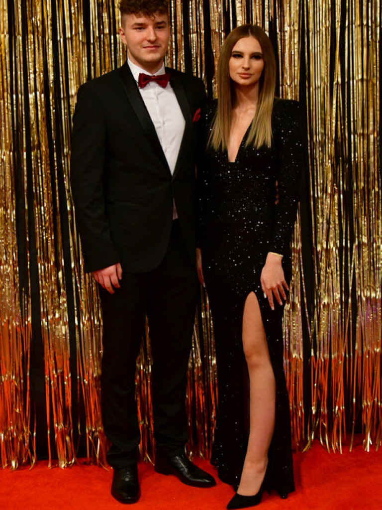 Bal maturalny uczniów biłgorajskiego ONZ-tu (FOTO, VIDEO)