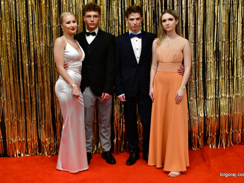 Bal maturalny uczniów biłgorajskiego ONZ-tu (FOTO, VIDEO)