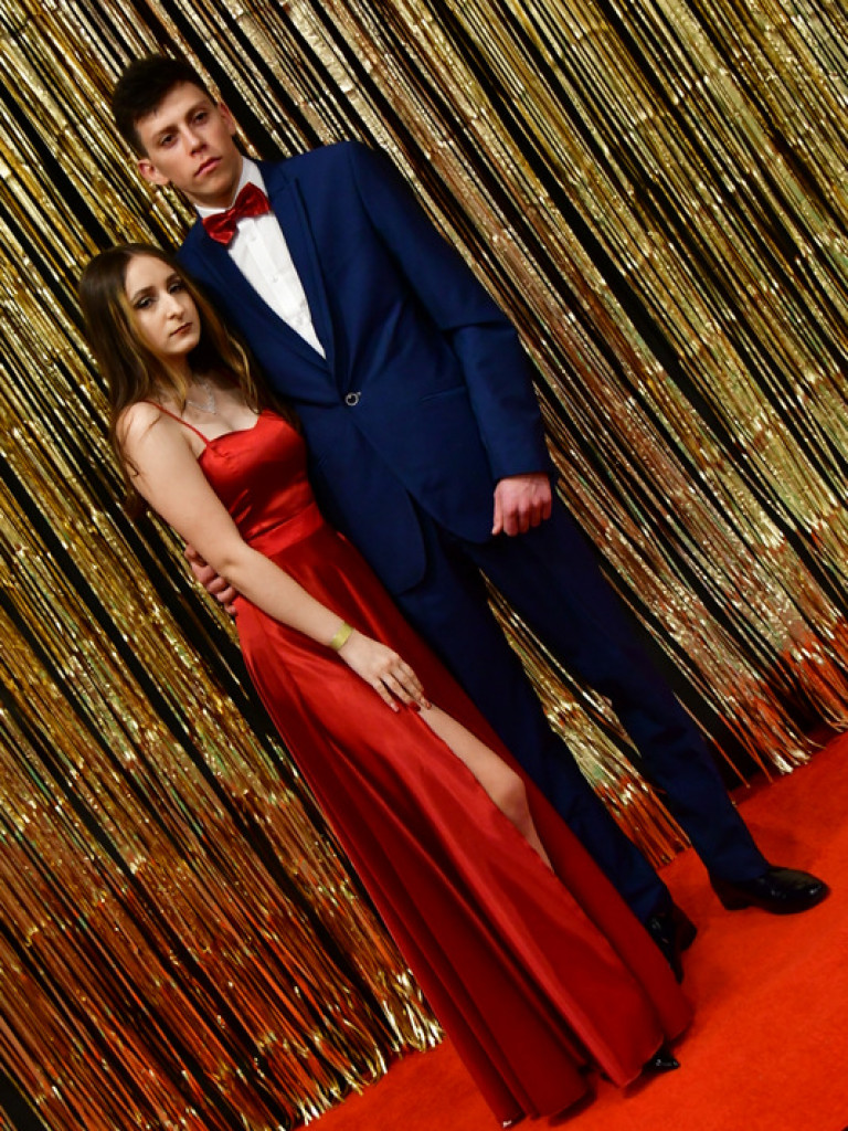 Bal maturalny uczniów biłgorajskiego ONZ-tu (FOTO, VIDEO)