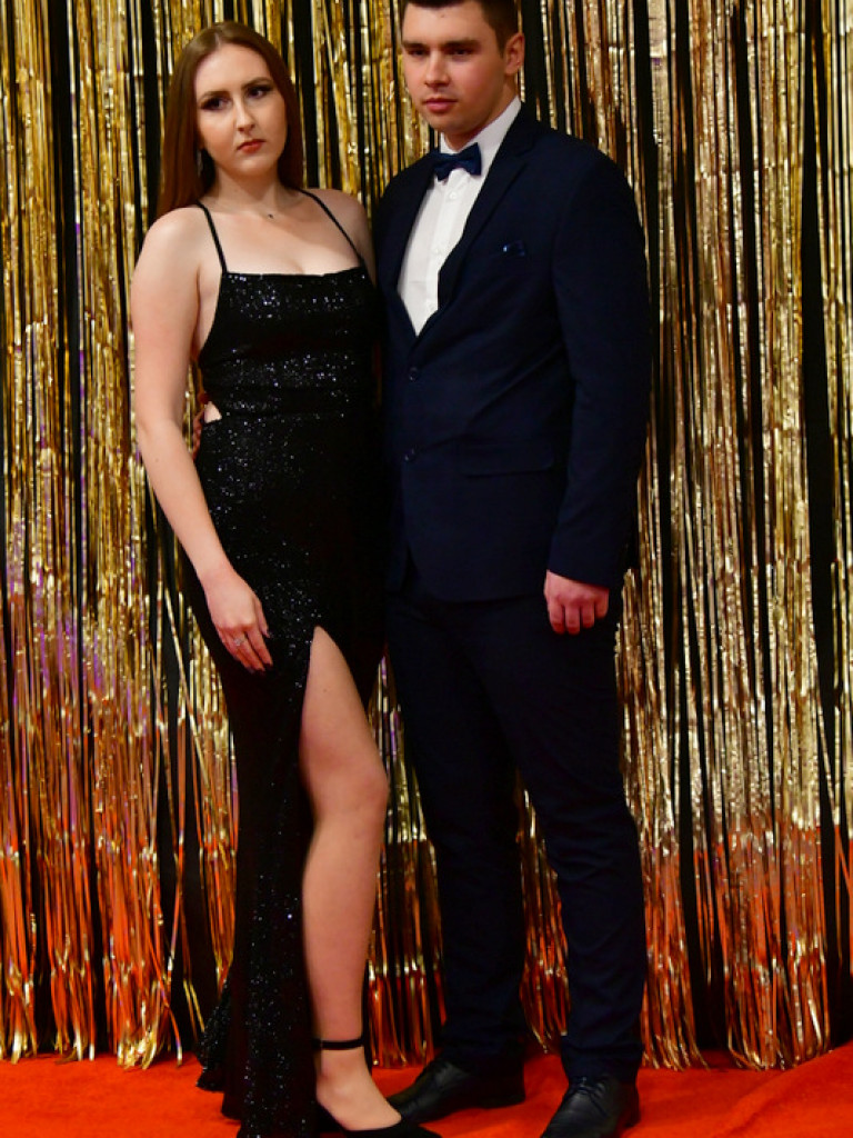 Bal maturalny uczniów biłgorajskiego ONZ-tu (FOTO, VIDEO)