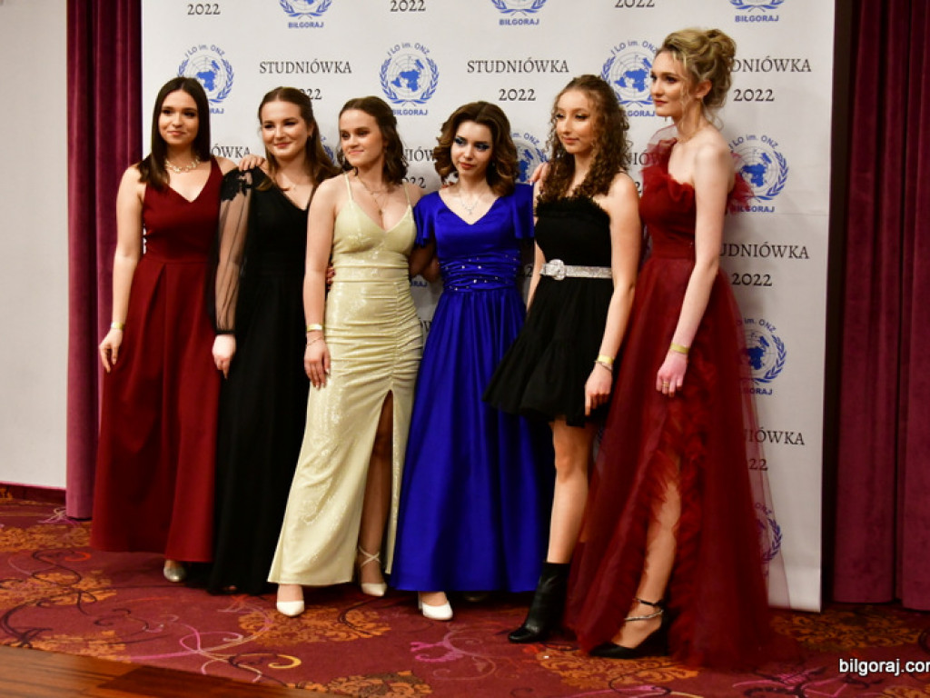 Bal maturalny uczniów biłgorajskiego ONZ-tu (FOTO, VIDEO)