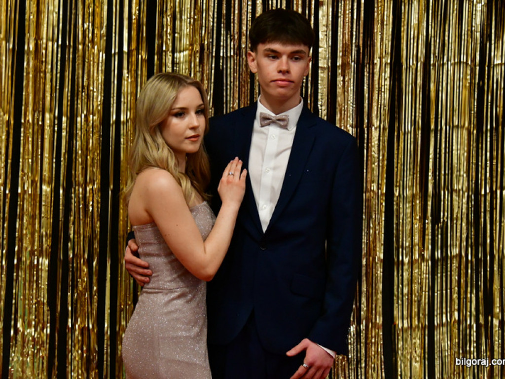 Bal maturalny uczniów biłgorajskiego ONZ-tu (FOTO, VIDEO)