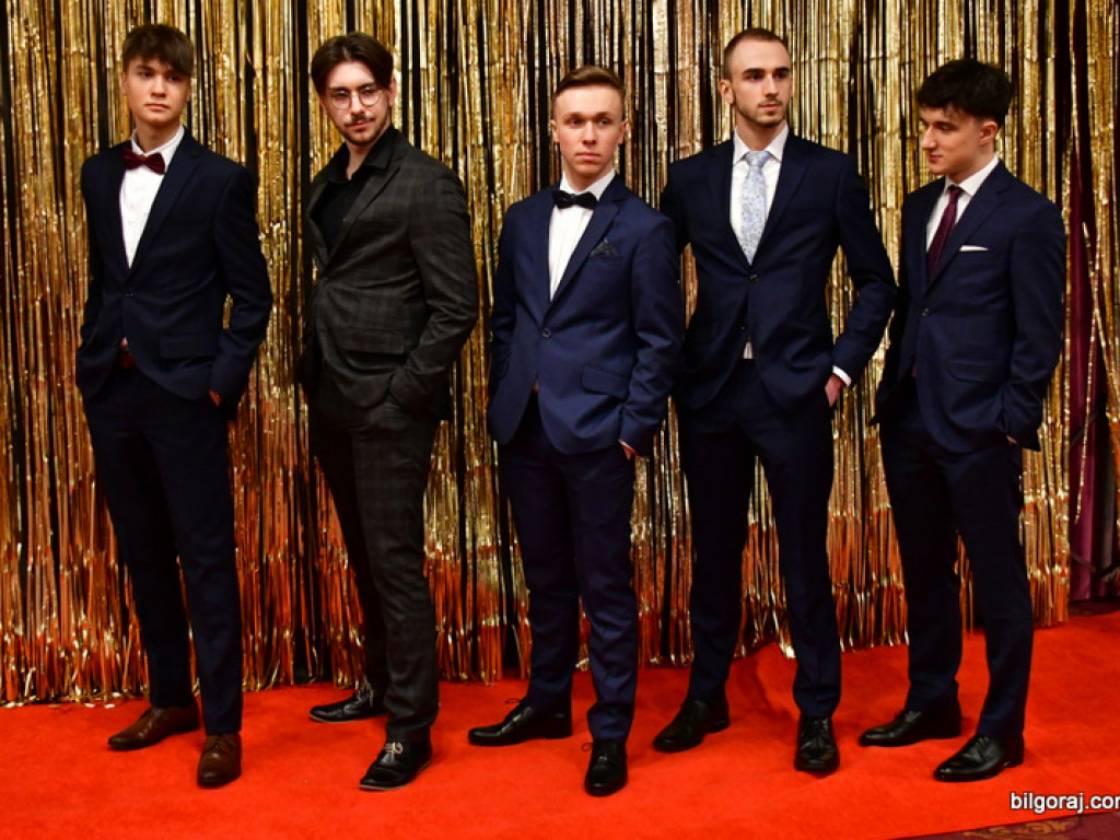 Bal maturalny uczniów biłgorajskiego ONZ-tu (FOTO, VIDEO)