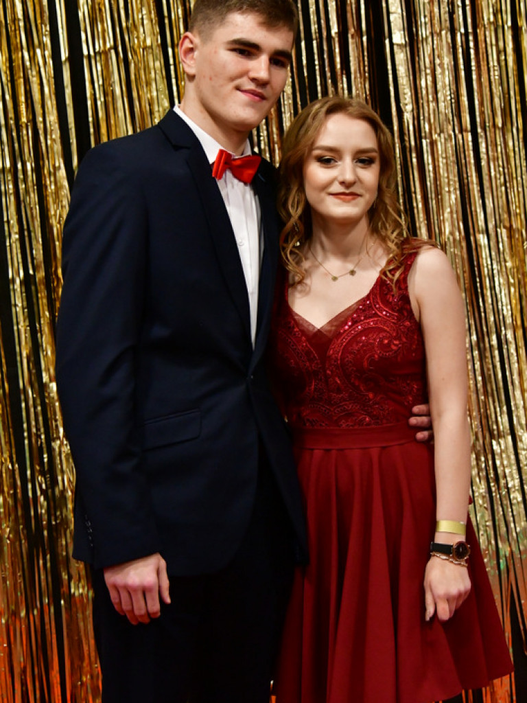 Bal maturalny uczniów biłgorajskiego ONZ-tu (FOTO, VIDEO)