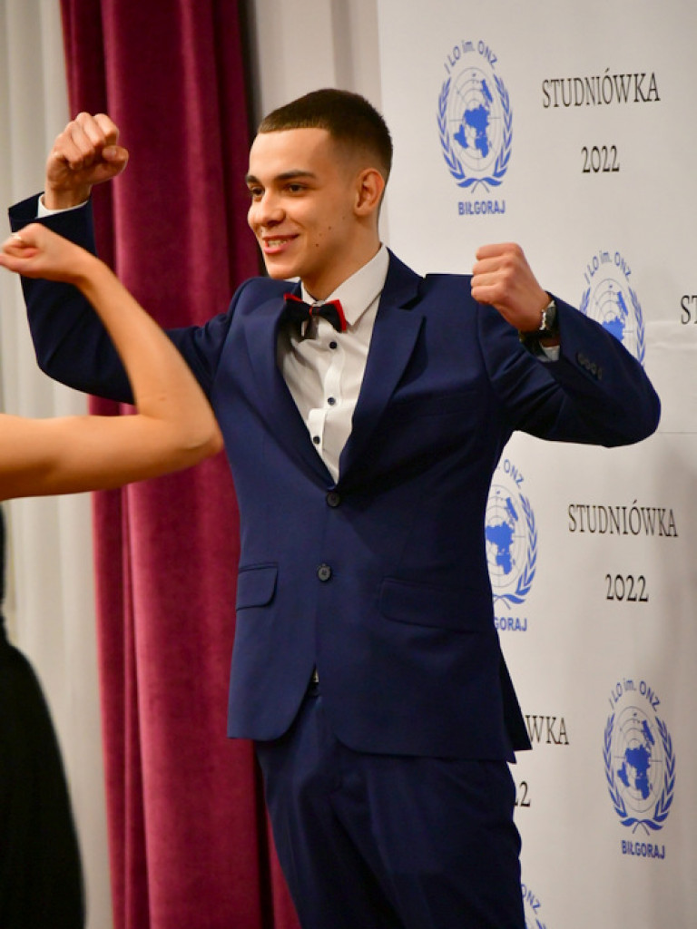 Bal maturalny uczniów biłgorajskiego ONZ-tu (FOTO, VIDEO)