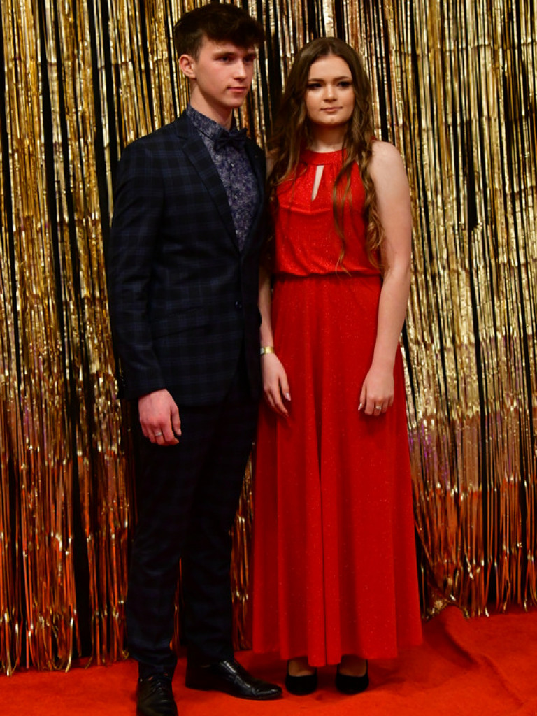 Bal maturalny uczniów biłgorajskiego ONZ-tu (FOTO, VIDEO)