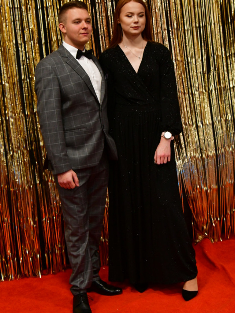 Bal maturalny uczniów biłgorajskiego ONZ-tu (FOTO, VIDEO)