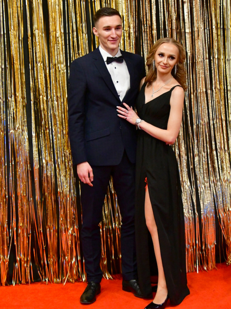 Bal maturalny uczniów biłgorajskiego ONZ-tu (FOTO, VIDEO)