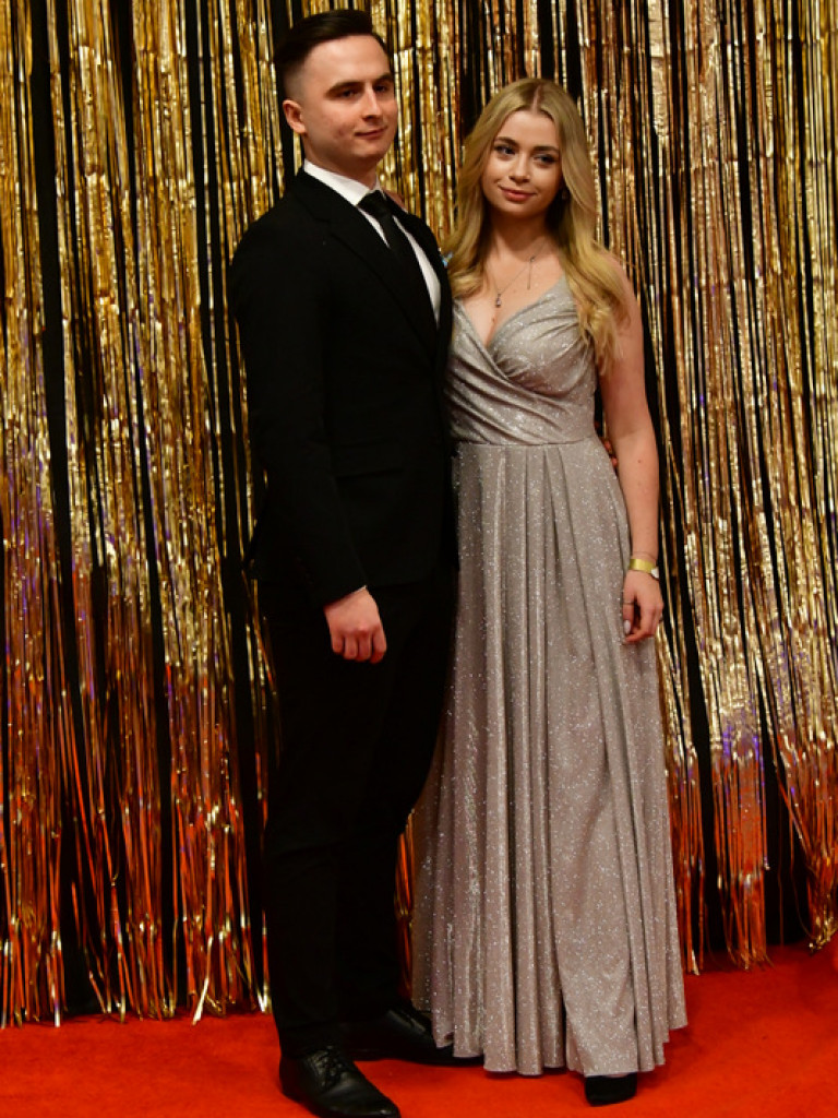 Bal maturalny uczniów biłgorajskiego ONZ-tu (FOTO, VIDEO)