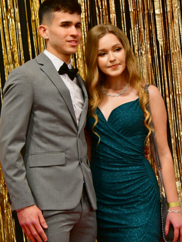 Bal maturalny uczniów biłgorajskiego ONZ-tu (FOTO, VIDEO)