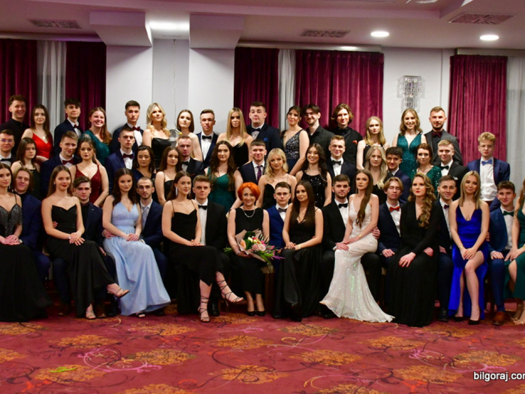 Bal maturalny uczniów biłgorajskiego ONZ-tu (FOTO, VIDEO)