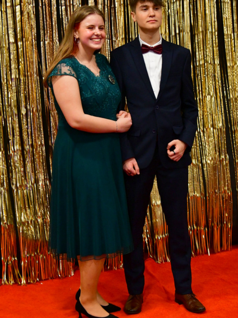 Bal maturalny uczniów biłgorajskiego ONZ-tu (FOTO, VIDEO)