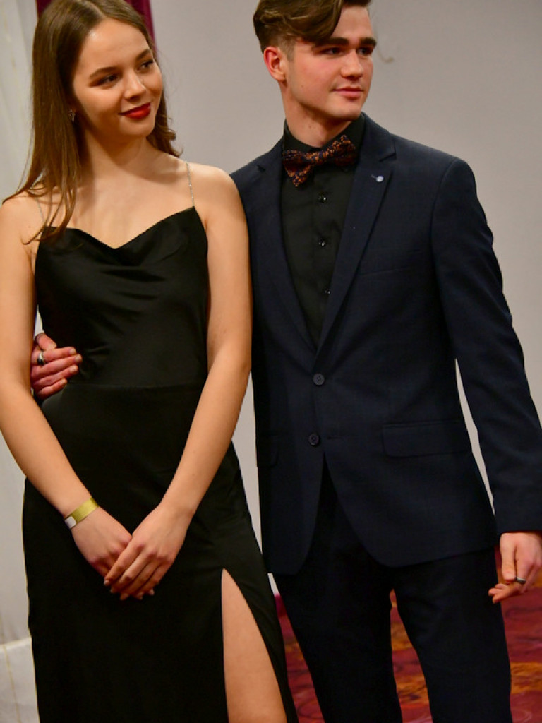 Bal maturalny uczniów biłgorajskiego ONZ-tu (FOTO, VIDEO)