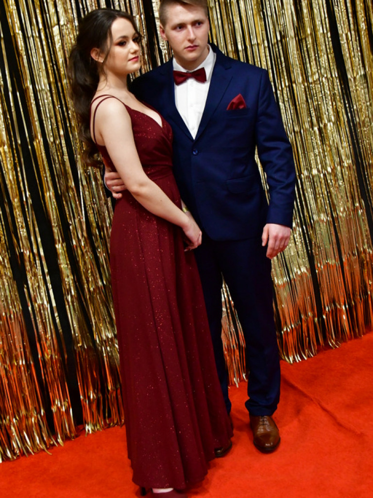 Bal maturalny uczniów biłgorajskiego ONZ-tu (FOTO, VIDEO)