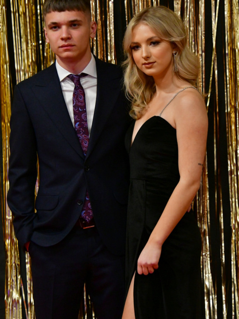 Bal maturalny uczniów biłgorajskiego ONZ-tu (FOTO, VIDEO)