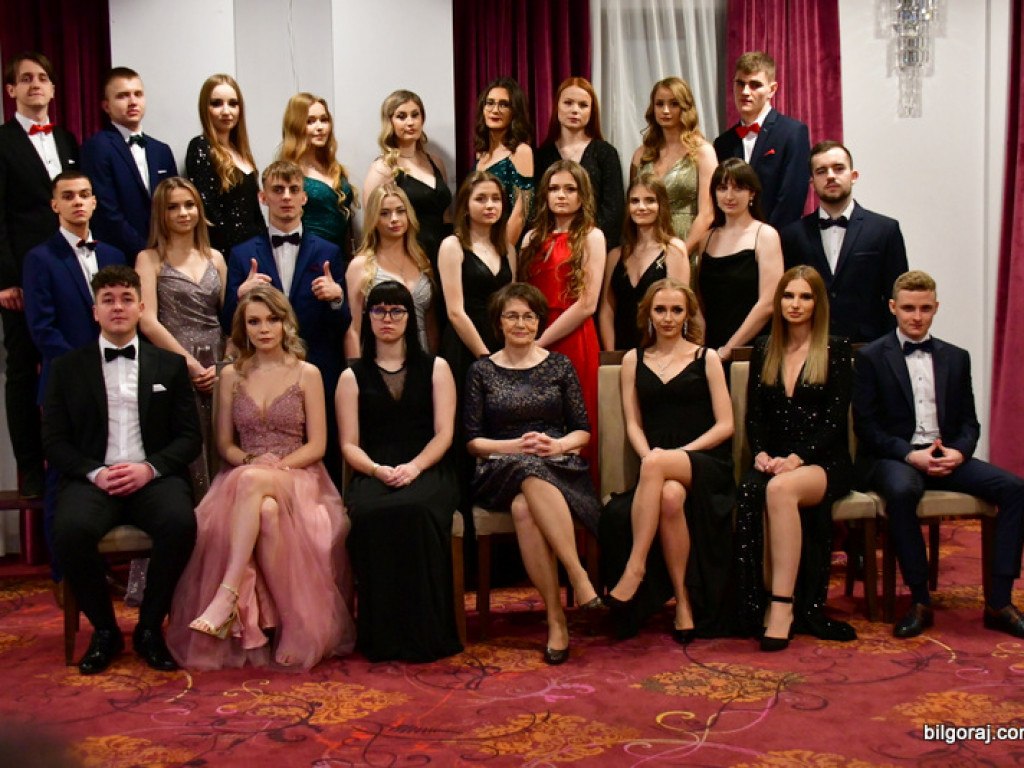 Bal maturalny uczniów biłgorajskiego ONZ-tu (FOTO, VIDEO)