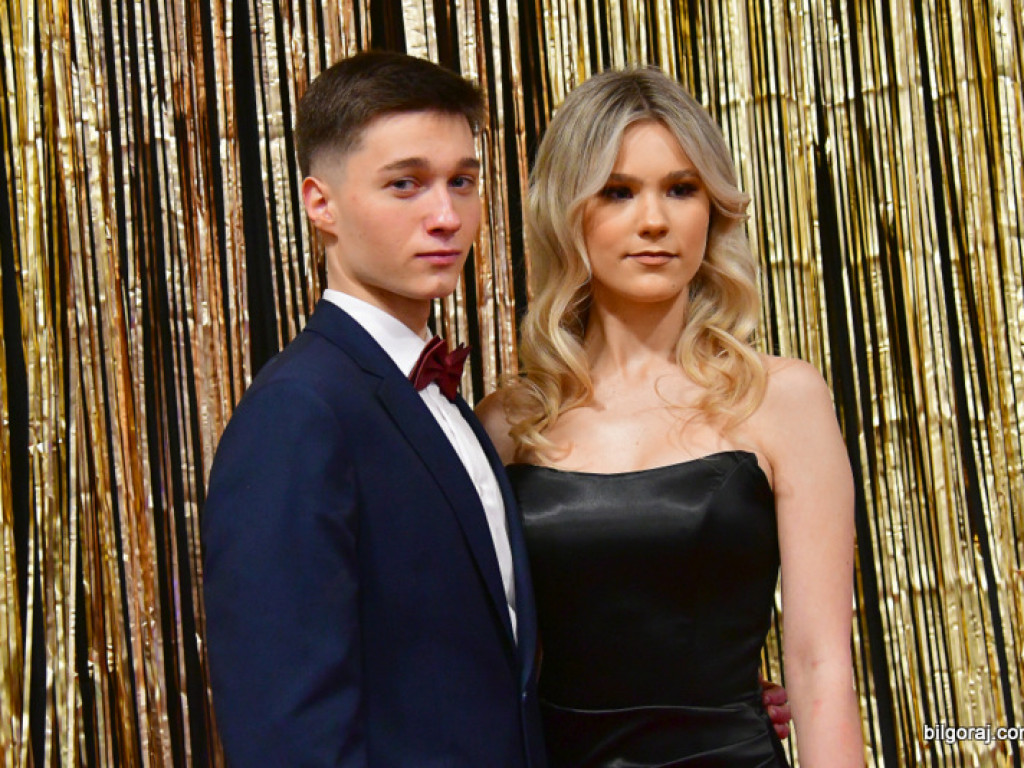 Bal maturalny uczniów biłgorajskiego ONZ-tu (FOTO, VIDEO)