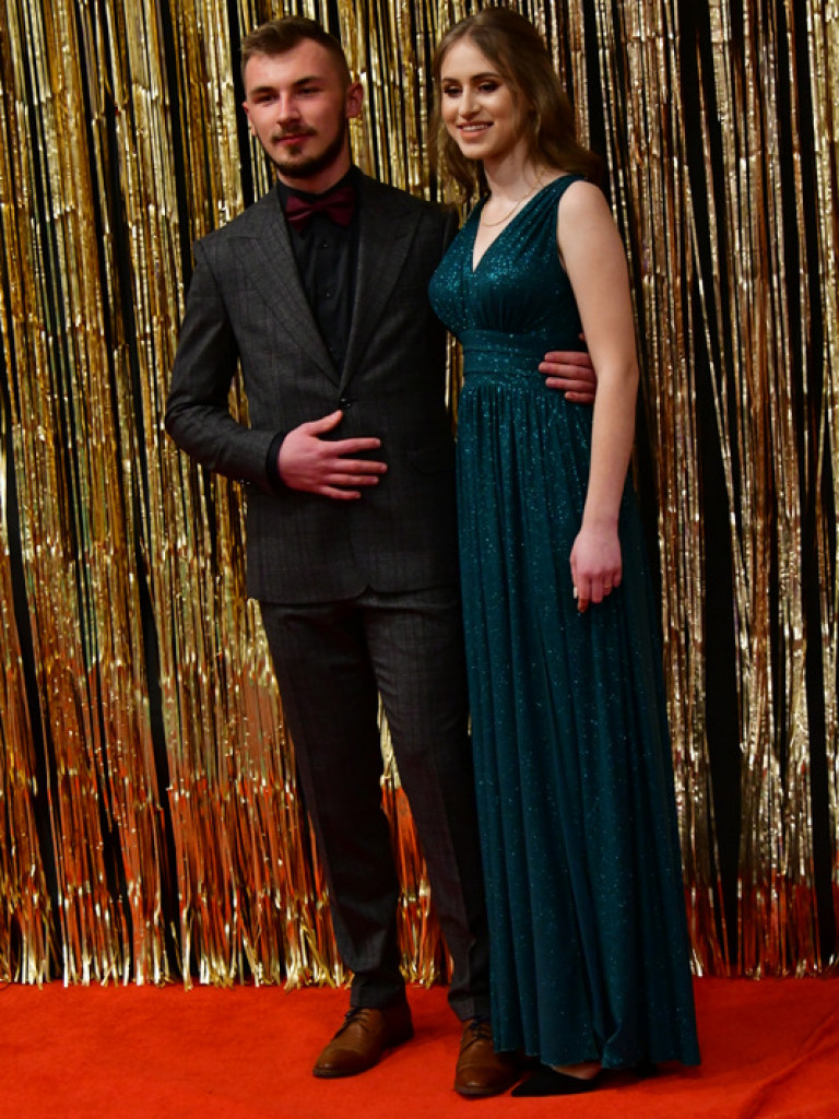 Bal maturalny uczniów biłgorajskiego ONZ-tu (FOTO, VIDEO)