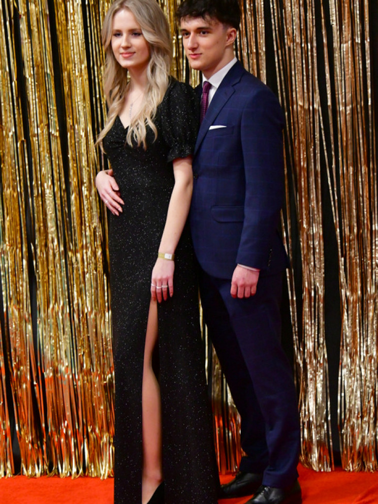 Bal maturalny uczniów biłgorajskiego ONZ-tu (FOTO, VIDEO)