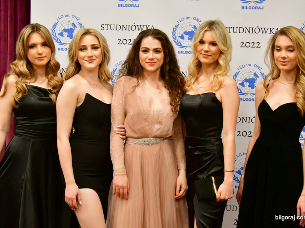 Bal maturalny uczniów biłgorajskiego ONZ-tu (FOTO, VIDEO)