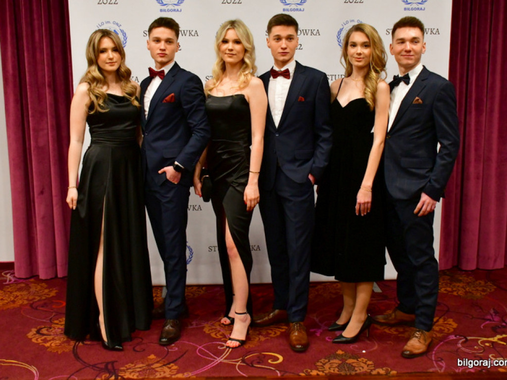 Bal maturalny uczniów biłgorajskiego ONZ-tu (FOTO, VIDEO)